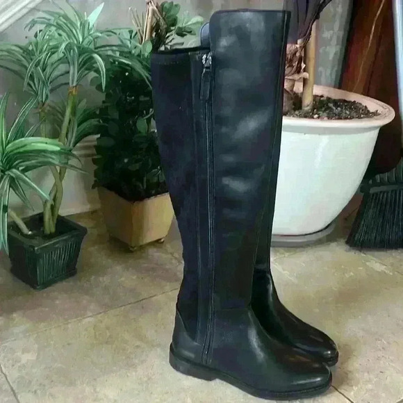 Cole Hahn ladies size 5 B. Never worn. Brand new. Black knee-high leather boots. - Picture 4 of 16
